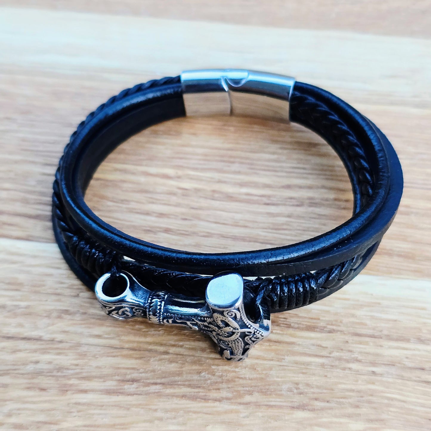 Armband Läder Mjönir Fimm