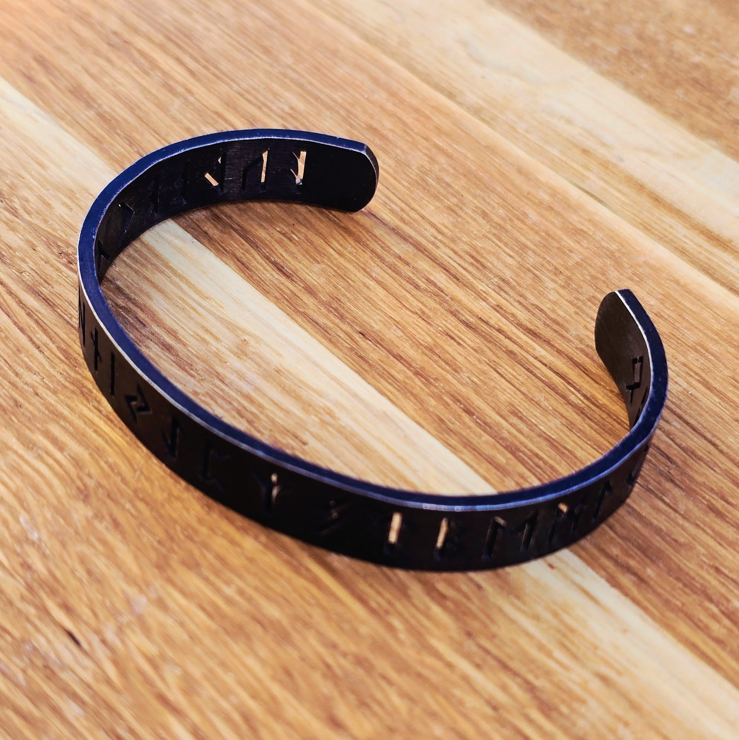 Bangle Runes of the North - Antique