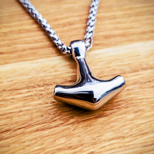 Necklace Thor’s Hammer – Pure Elegance