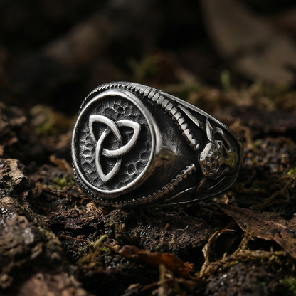Celtic Ring Triquetra