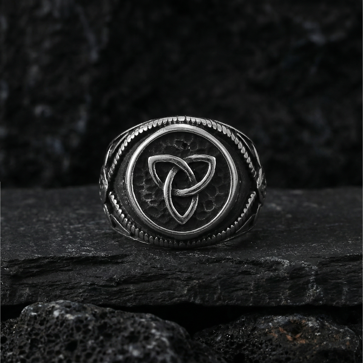 Celtic Ring Triquetra