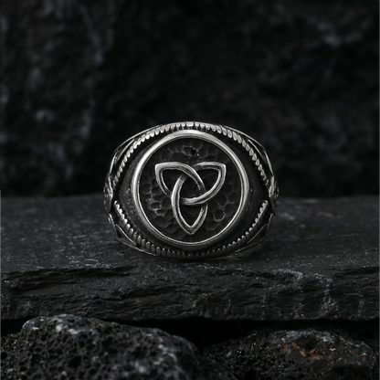 Celtic Ring Triquetra