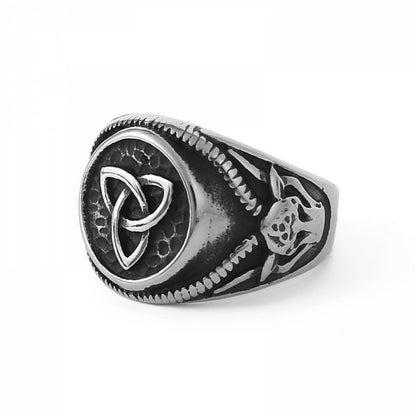 Celtic Ring Triquetra
